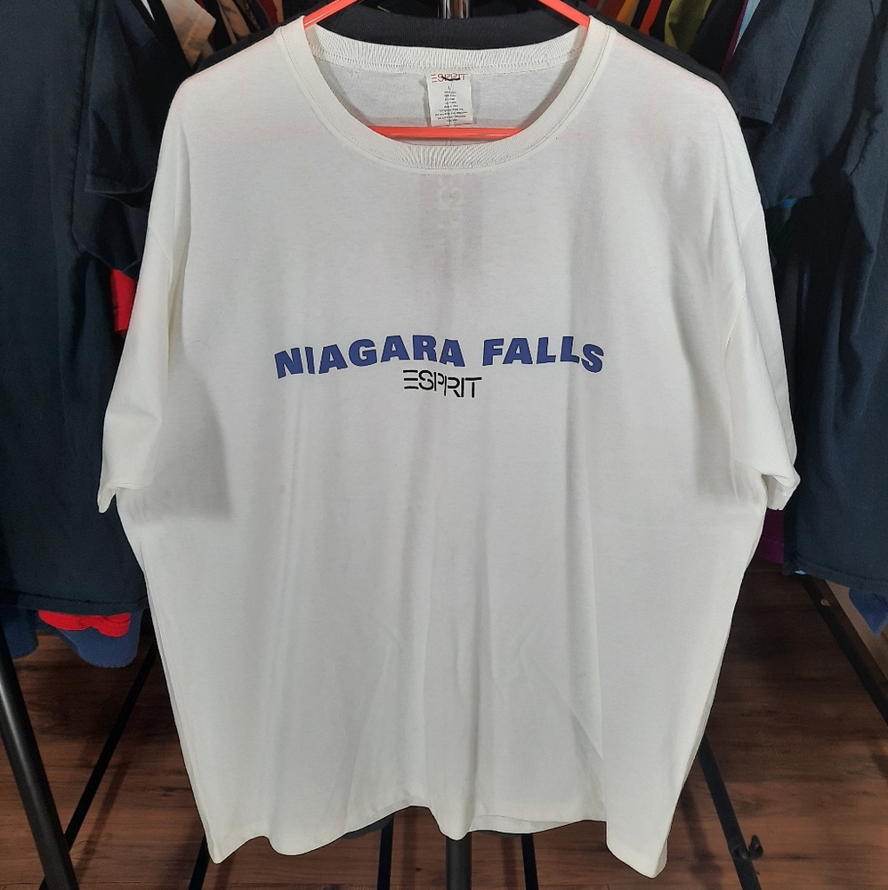Esprit, Niagara Falls tee